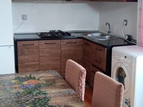 2 otaqlı köhnə tikili - İnşaatçılar m. - 60 m²