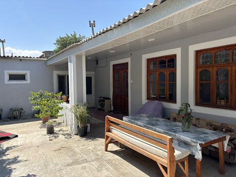 4 otaqlı həyət evi/bağ evi - Buzovna q. - 150 m²