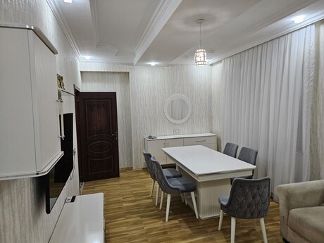 2-room apartment for rent, 80 m², 28 May: 1 100 ₼/mo 2