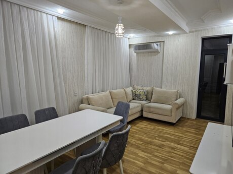 2-room apartment for rent, 80 m², 28 May: 1 100 ₼/mo 3