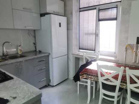 2 otaqlı köhnə tikili - 28 May m. - 70 m²
