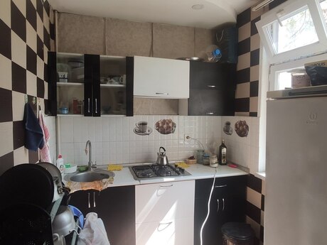 2 otaqlı köhnə tikili - Memar Əcəmi m. - 65 m²