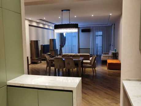 4 otaqlı yeni tikili - 28 May m. - 230 m²