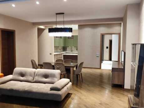 4 otaqlı yeni tikili - 28 May m. - 230 m²