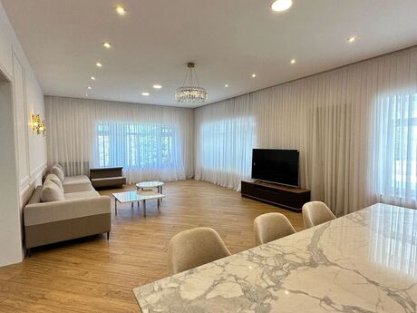 5 otaqlı həyət evi/bağ evi - Mərdəkan q. - 550 m²