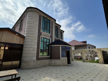 6 otaqlı həyət evi/bağ evi - Binə q. - 240 m²