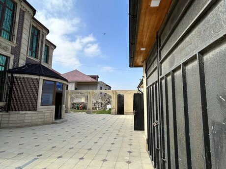 6 otaqlı həyət evi/bağ evi - Binə q. - 240 m²