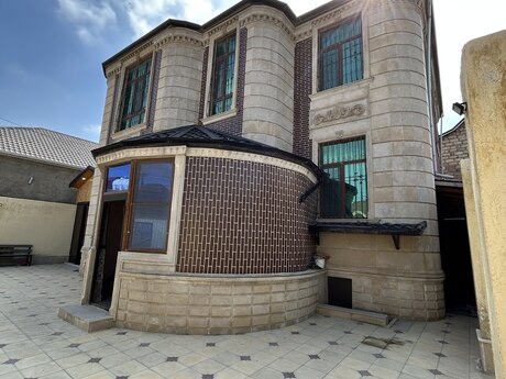6 otaqlı həyət evi/bağ evi - Binə q. - 240 m²
