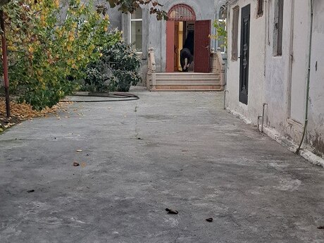 7 otaqlı həyət evi/bağ evi - 8-ci kilometr q. - 250 m²