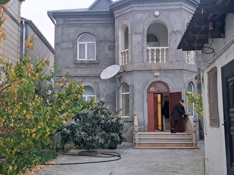 7 otaqlı həyət evi/bağ evi - 8-ci kilometr q. - 250 m²