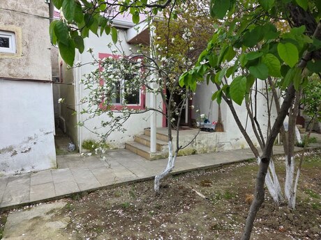 3 otaqlı həyət evi/bağ evi - Biləcəri q. - 80 m²