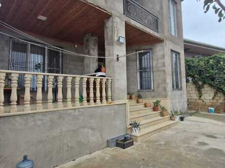 7 otaqlı həyət evi/bağ evi - Saray q. - 240 m²