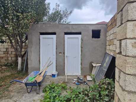 7 otaqlı həyət evi/bağ evi - Saray q. - 240 m²