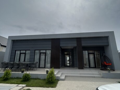 4 otaqlı həyət evi/bağ evi - Şüvəlan q. - 200 m²
