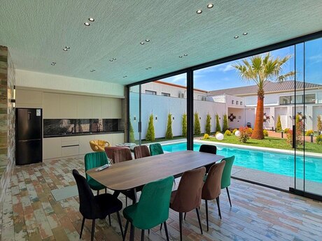 5 otaqlı həyət evi/bağ evi - Mərdəkan q. - 270 m²