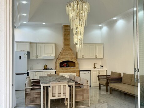 4 otaqlı həyət evi/bağ evi - Mərdəkan q. - 200 m²