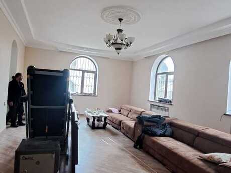 5 otaqlı həyət evi/bağ evi - Badamdar q. - 200 m²