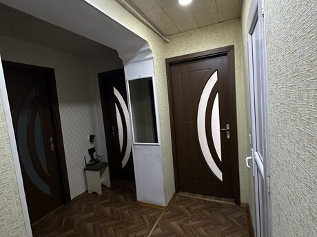 3 otaqlı köhnə tikili - İnşaatçılar m. - 120 m²