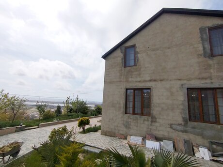 4 otaqlı həyət evi/bağ evi - Günəşli q. - 160 m²
