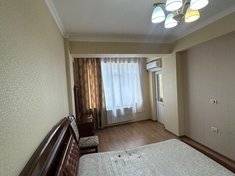 1 otaqlı yeni tikili - İnşaatçılar m. - 50 m²
