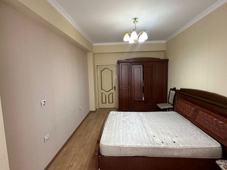 1 otaqlı yeni tikili - İnşaatçılar m. - 50 m²