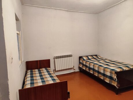 4 otaqlı həyət evi/bağ evi - Nərimanov r. - 64 m²
