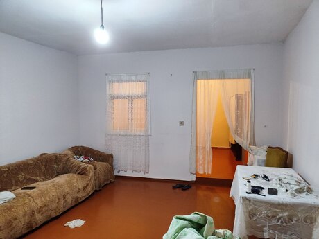 4 otaqlı həyət evi/bağ evi - Nərimanov r. - 64 m²