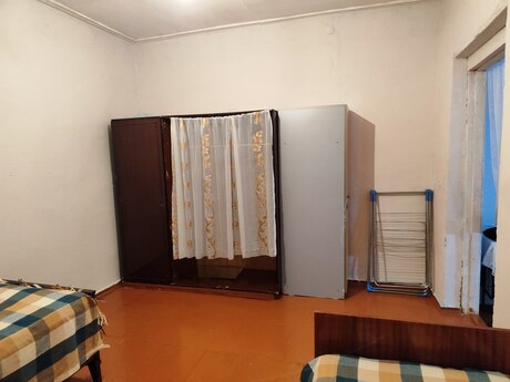4 otaqlı həyət evi/bağ evi - Nərimanov r. - 64 m²