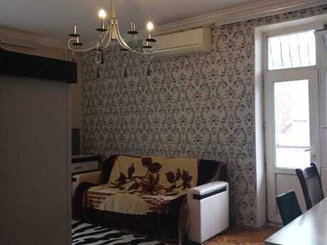 3 otaqlı köhnə tikili - Elmlər Akademiyası m. - 80 m²