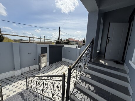 6 otaqlı həyət evi/bağ evi - Maştağa q. - 240 m²