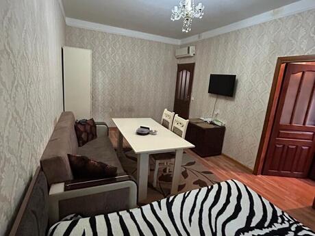 1 otaqlı köhnə tikili - Memar Əcəmi m. - 40 m²