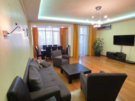 4 otaqlı yeni tikili - Nizami m. - 190 m²