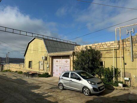 4 otaqlı həyət evi/bağ evi - Lökbatan q. - 600 m²