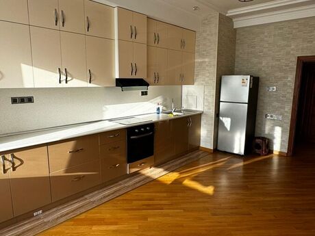 Kirayə 3 otaqlı mənzil, 135 m², Ağ şəhər: 1 700 ₼/ay 3