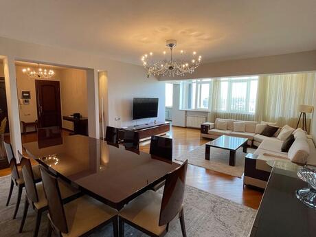 4 otaqlı yeni tikili - Nizami m. - 200 m²