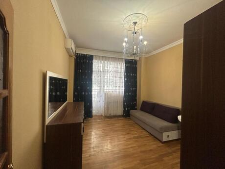 4 otaqlı yeni tikili - 8 Noyabr m. - 160 m²