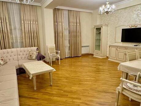 Elan №6077422 - Bakı, Ağ şəhər q., 3 otaqlı, 130 m², 3/7 mərtəbə