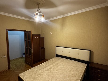 2 otaqlı köhnə tikili - Gənclik m. - 70 m²