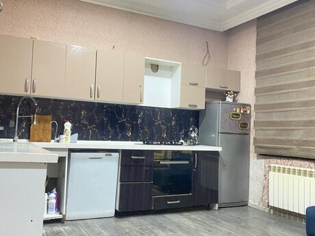 5 otaqlı həyət evi/bağ evi - 9-cu mikrorayon q. - 240 m²