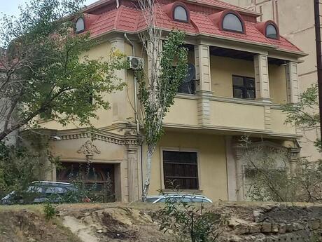 5 otaqlı həyət evi/bağ evi - 9-cu mikrorayon q. - 240 m²