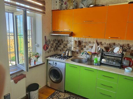 3 otaqlı həyət evi/bağ evi - Saray q. - 90 m²
