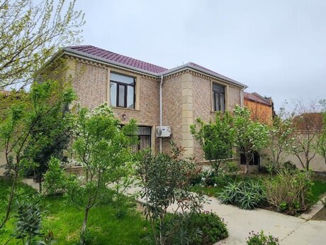 6 otaqlı həyət evi/bağ evi - Buzovna q. - 412 m²