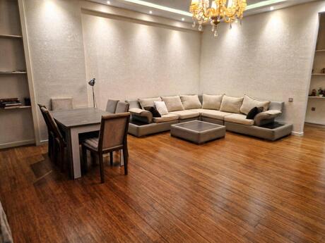 4 otaqlı yeni tikili - Nizami m. - 195 m²