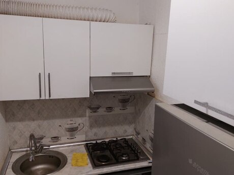 2 otaqlı köhnə tikili - Nizami m. - 45 m²