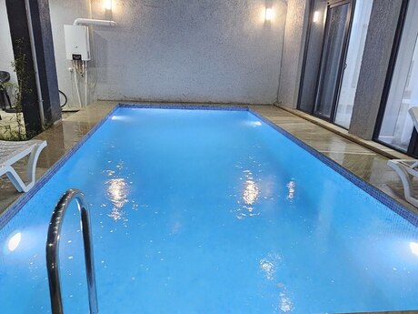 4 otaqlı həyət evi/bağ evi - Mərdəkan q. - 130 m²