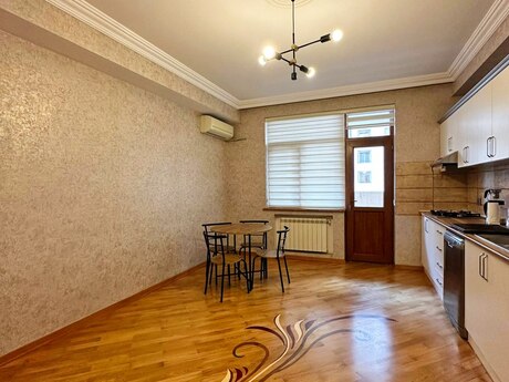 4 otaqlı yeni tikili - Şah İsmayıl Xətai m. - 200 m²