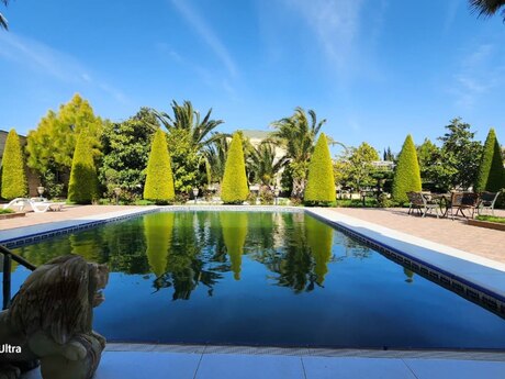 8 otaqlı həyət evi/bağ evi - Maştağa q. - 620 m²