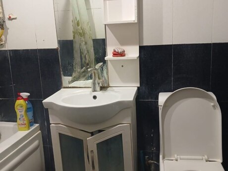 3 otaqlı köhnə tikili - Elmlər Akademiyası m. - 80 m²