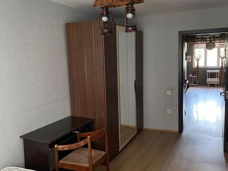 3 otaqlı köhnə tikili - Elmlər Akademiyası m. - 75 m²