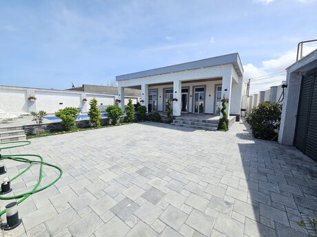 4 otaqlı həyət evi/bağ evi - Şüvəlan q. - 140 m²